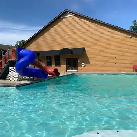 The Lake Fish-Amazing Views-Sleeps 24-Indoor-Outdoor Pools Branson Exterior photo