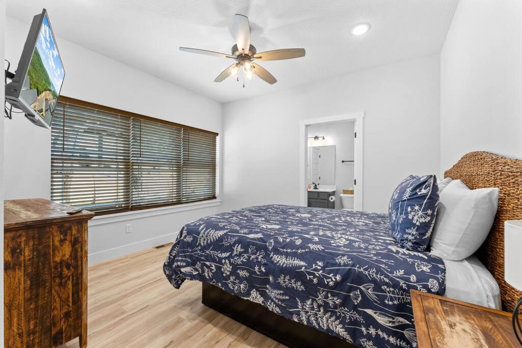 The Fish-amazing Views-sleeps 24-indoor-outdoor Pools *